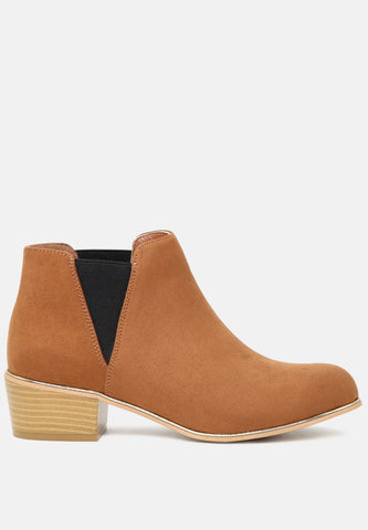 Emmy Chelsea Boots to Make a Statement