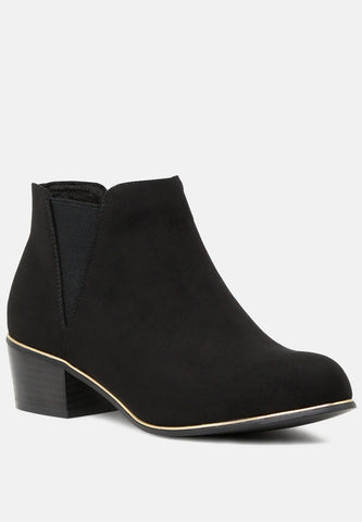 Emmy Chelsea Boots to Make a Statement